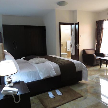 ג'ובה Airport Plaza Hotel מראה חיצוני תמונה