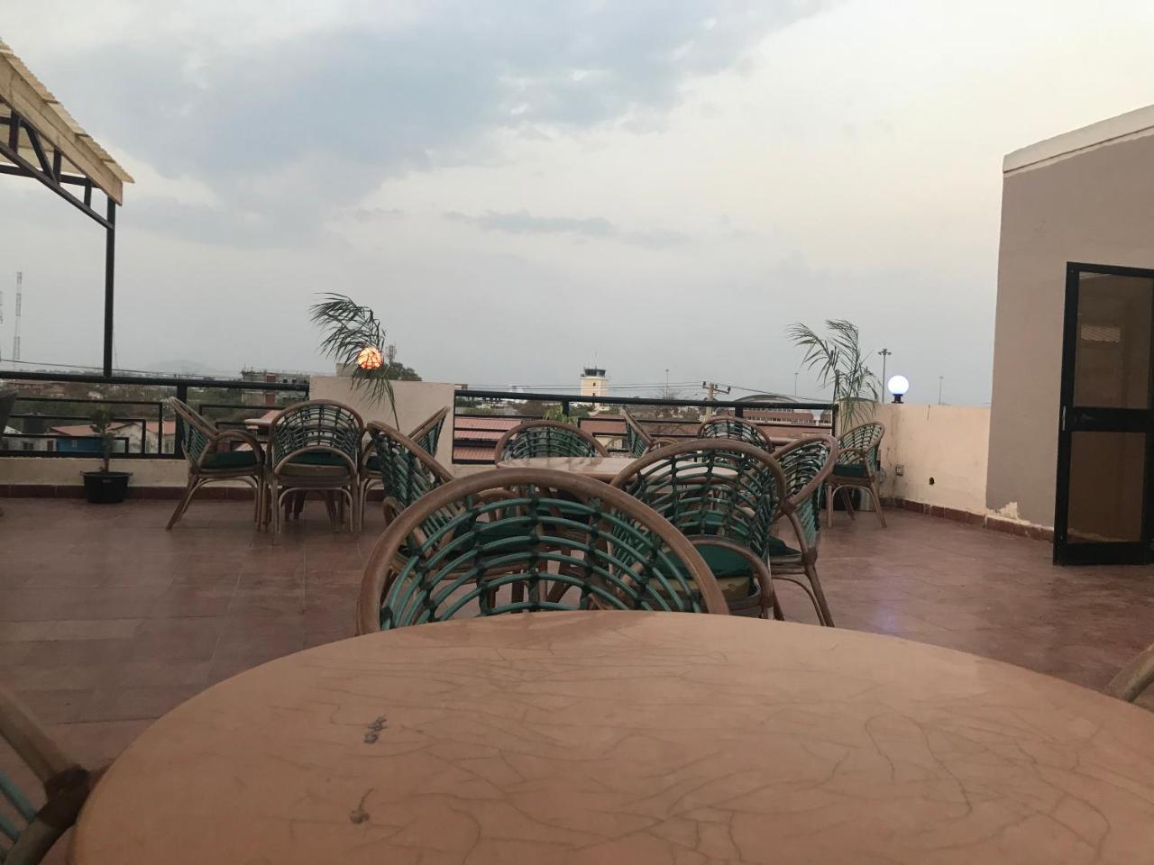 ג'ובה Airport Plaza Hotel מראה חיצוני תמונה