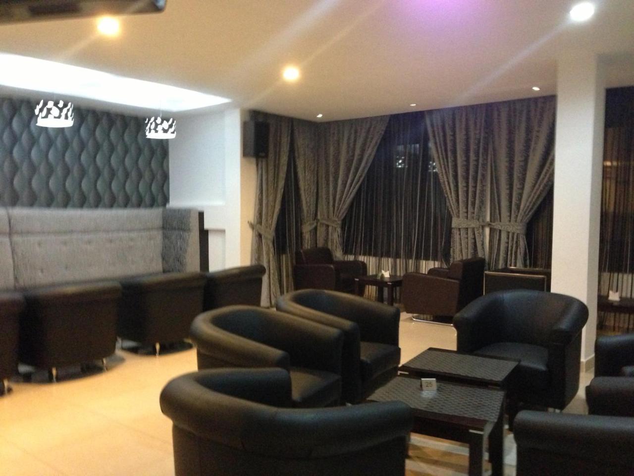 ג'ובה Airport Plaza Hotel מראה חיצוני תמונה